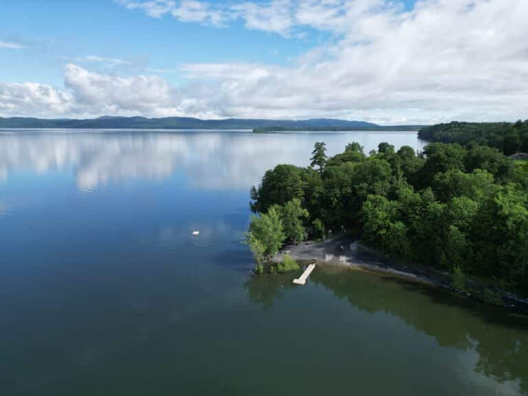 Arnold Bay, Panton